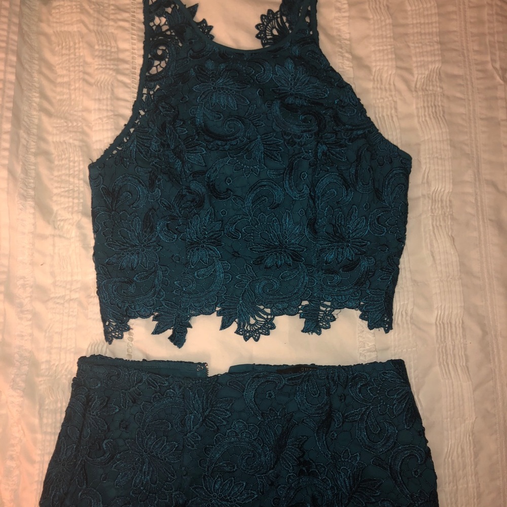 Guess two piece set